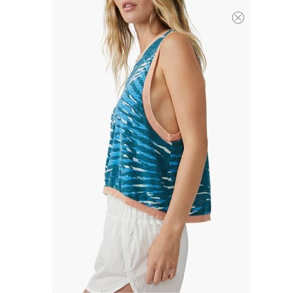 Free people FP Movement Love Crop Tank New - Picture 2 of 15